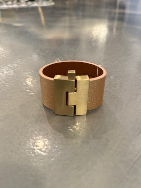 Wide Leather Jigsaw Cuff