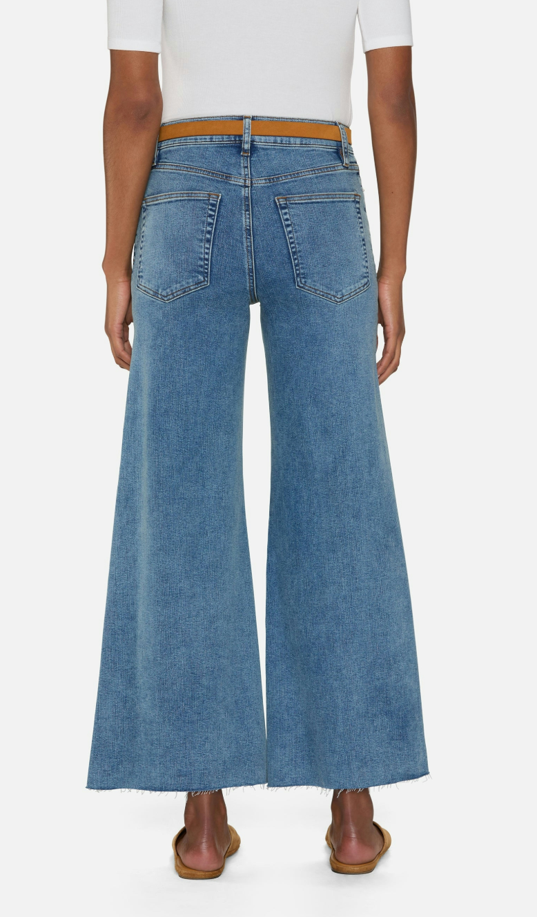 Le Palazzo Crop Crave Raw